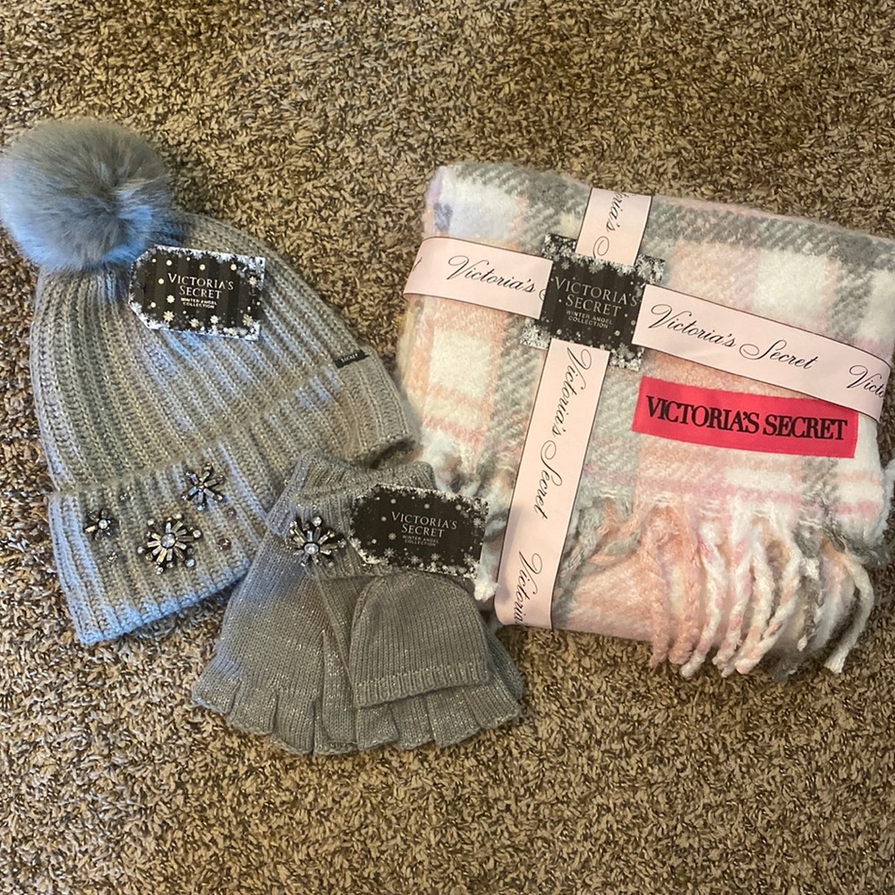 Victoria’s Secret Winter set